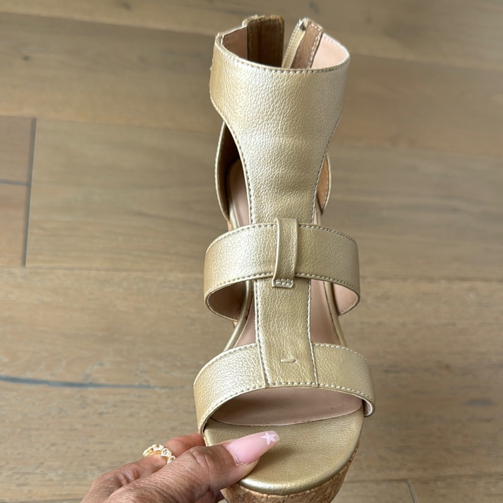 Elegant Gold Women's Sandal